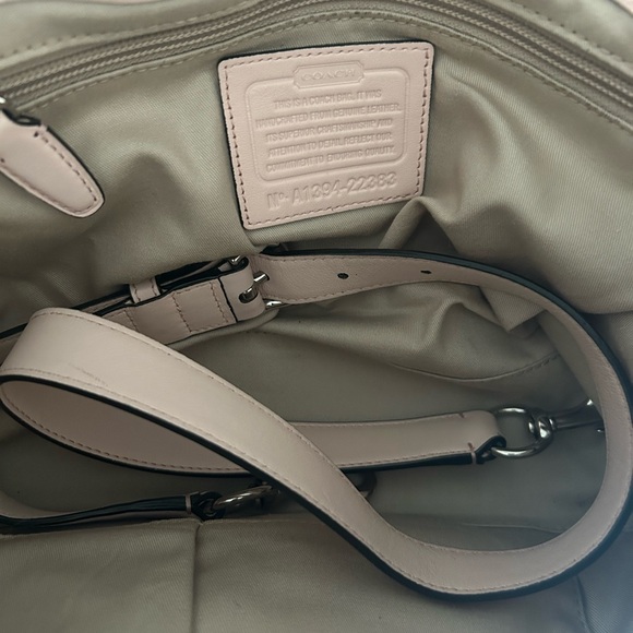 COACH LEGACY ROMY LIGHT PINK HANDBAG/SHOULDER BAG 💕 - Picture 9 of 9